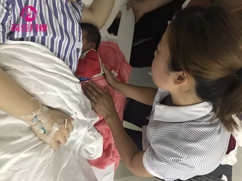 尚佳專業(yè)月嫂丨母乳丨吸奶器吸出來的奶量不能信！